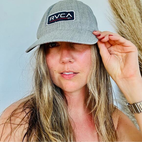 MENS RVCA Silver Grey Mesh Trucker Black Logo Snap Back Adjustable Baseball Hat - Picture 3 of 8